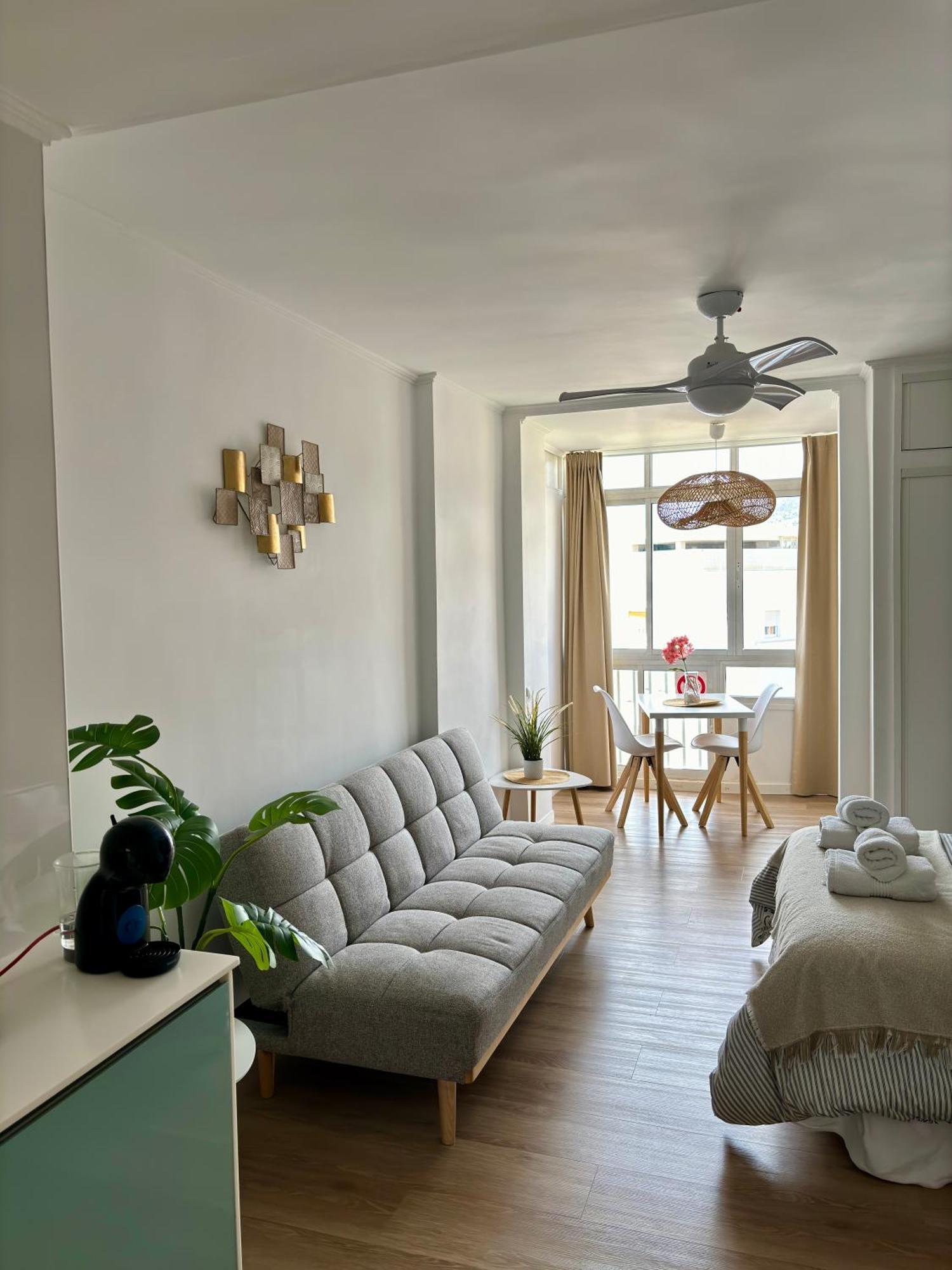 Ar Apartments - Central And Modern Apartment In Benalmádena Kültér fotó