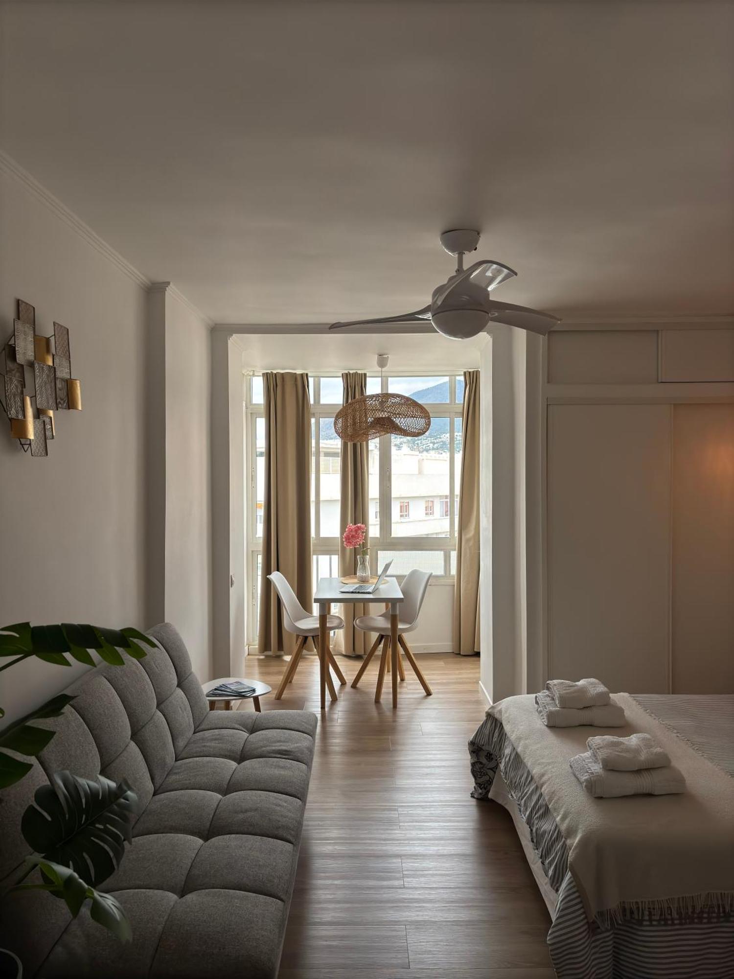 Ar Apartments - Central And Modern Apartment In Benalmádena Kültér fotó